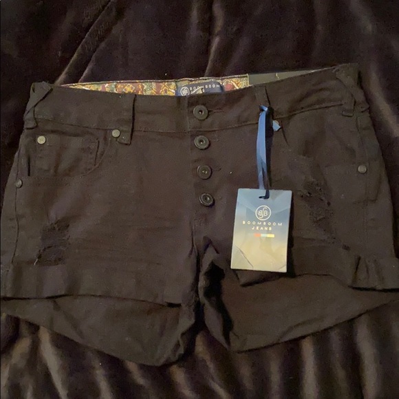 Black shorts - Picture 1 of 2